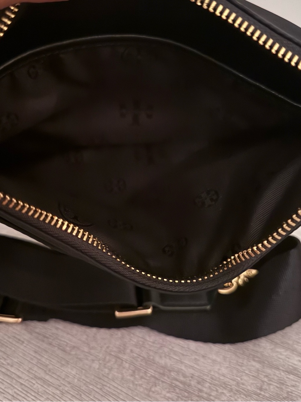 Tory Burch Black Nylon crossbody Bag with Gold Hardware - Picture 4 of 5